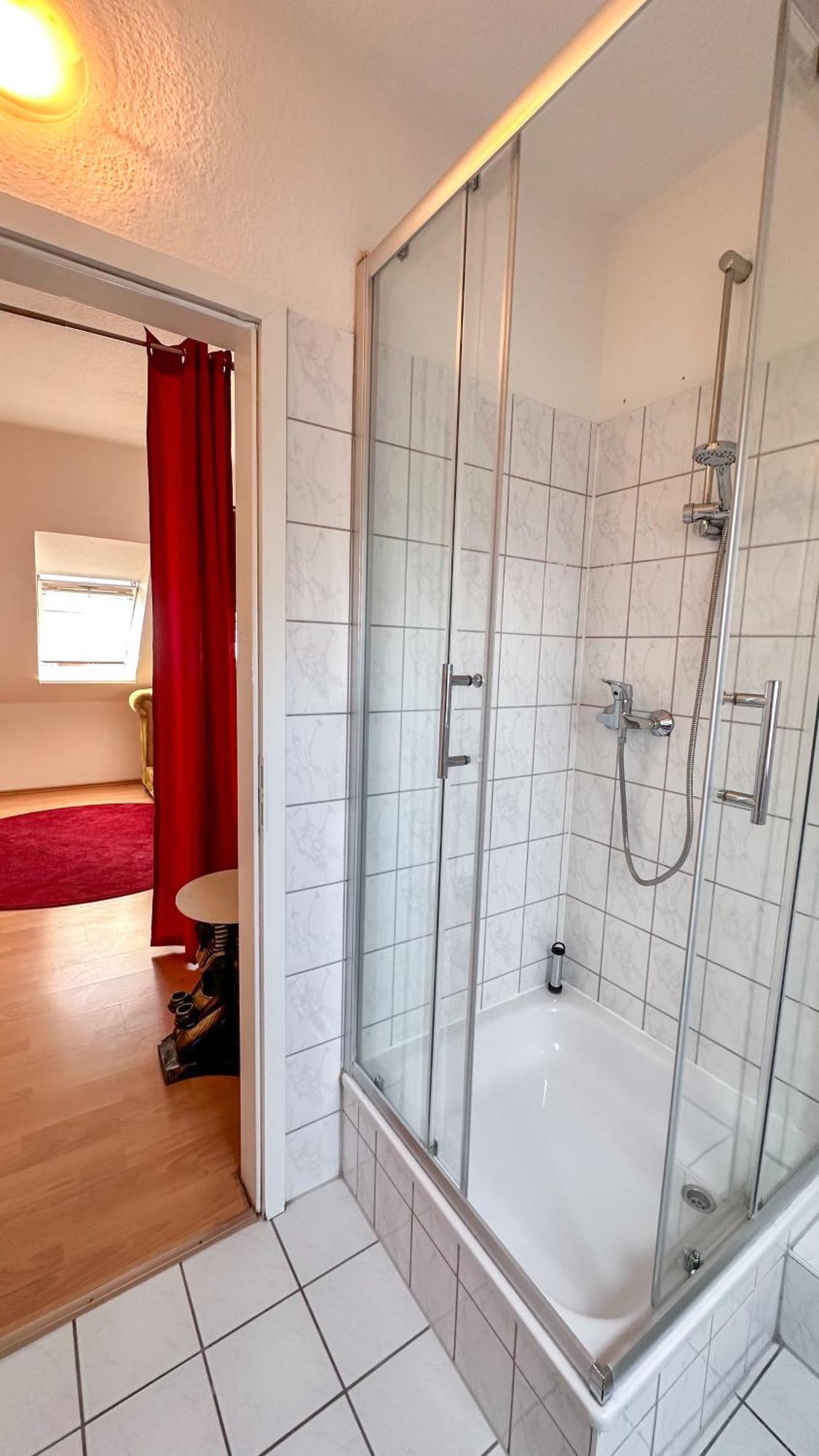 Homestayplus Schwerin Шверин Экстерьер фото